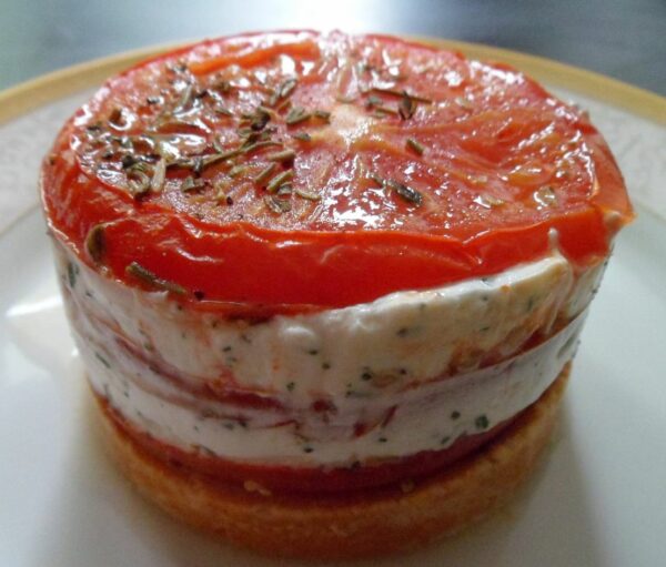 Cheesecake au fromage de chèvre et chutney de tomate