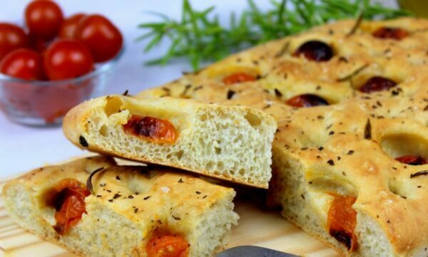 Foccacia tomate-mozzarella et romarin