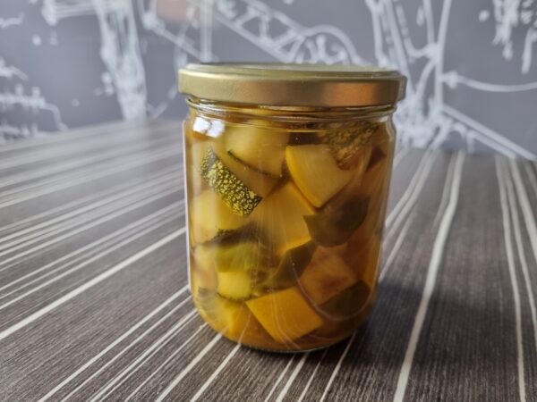 Bocal de pickles de courgettes